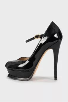 Patent black open toe shoes