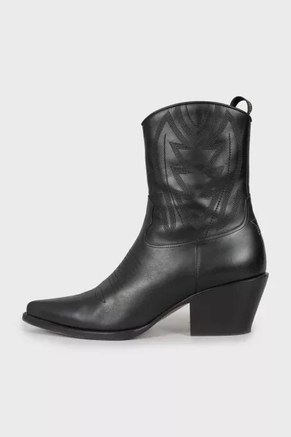 Leather Cossacks with embroidered pattern