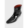 Mid-heel patent leather ankle boots
