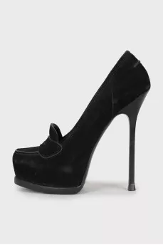 Black stilettos