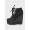 Insulated wedge ankle boots