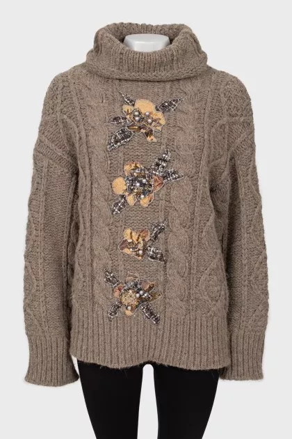 Long sweater with decor
