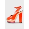 Patent sandals with wooden soles