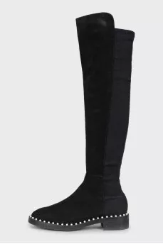 Black boots decorated with pearls