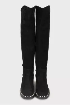 Black boots decorated with pearls