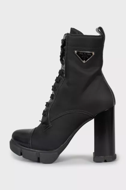 Chunky heel boots with logo