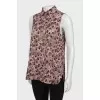 Sleeveless loose-fitting blouse