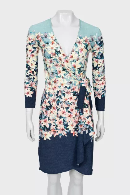 Wrap dress in floral print