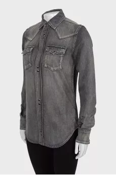 Gray shirt with buttons