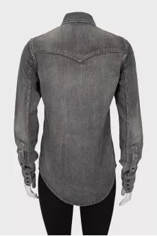 Gray shirt with buttons