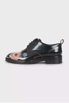 Printed patent leather boots