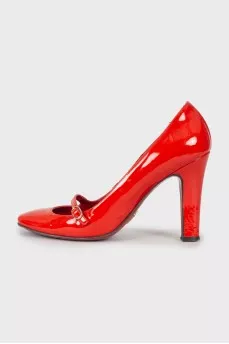 Red patent leather shoes