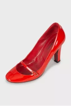 Red patent leather shoes