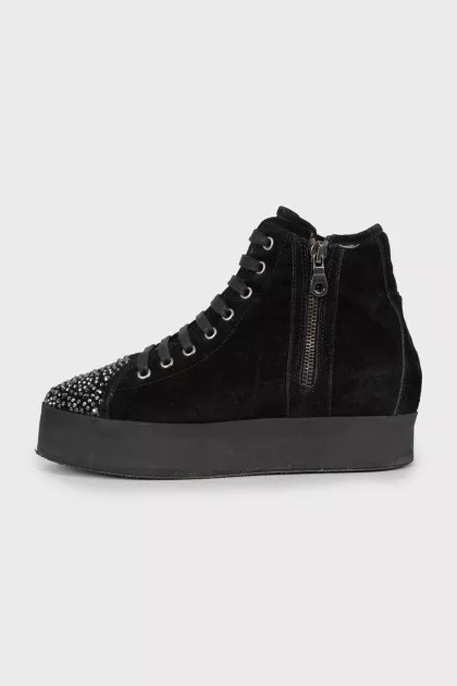 Suede boots with rhinestones on the toe