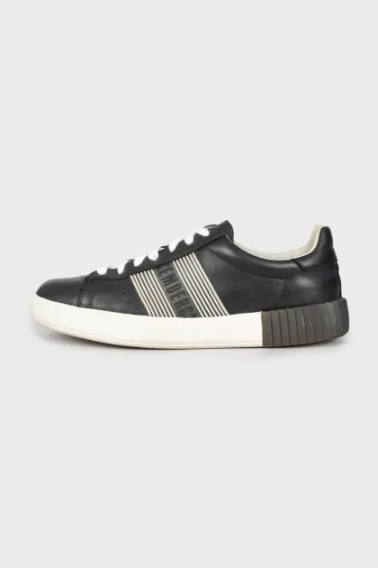 Black and white lace-up sneakers 