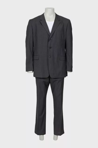 Men's wool suit with stripes and tag