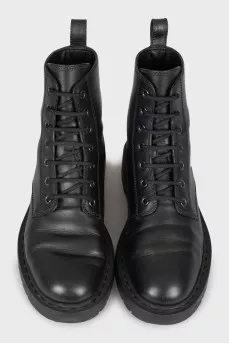Leather boots with logo on the heel