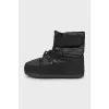 Men's boots with velcro fastening