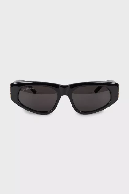 Sunglasses with gold logo