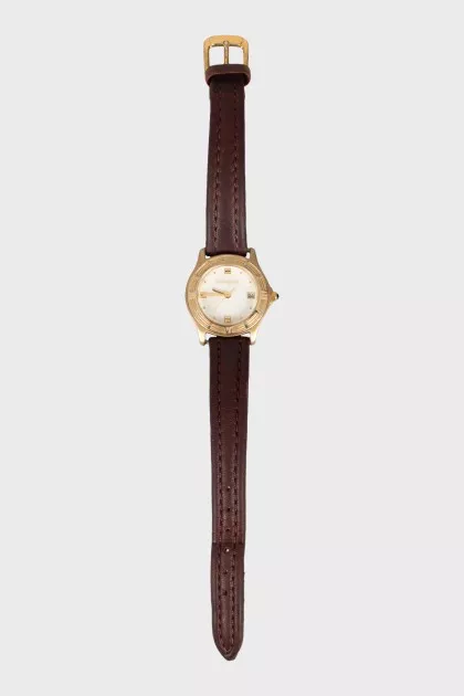 Wristwatch with leather strap