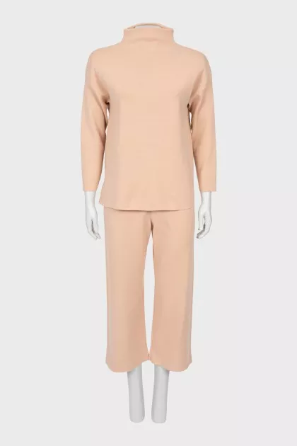 Light pink suit
