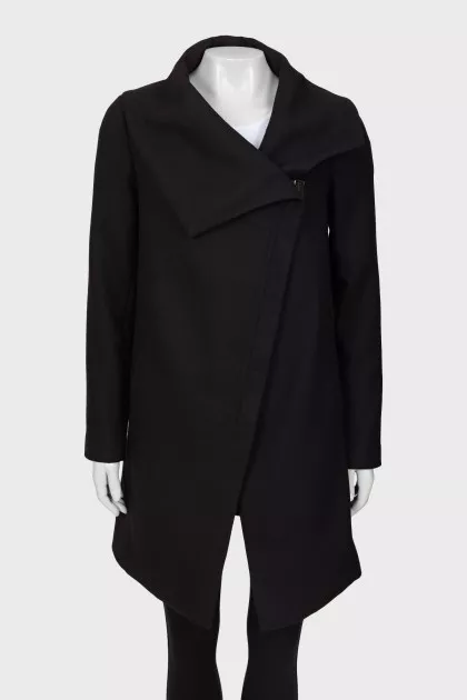 Wool coat with bias fastening
