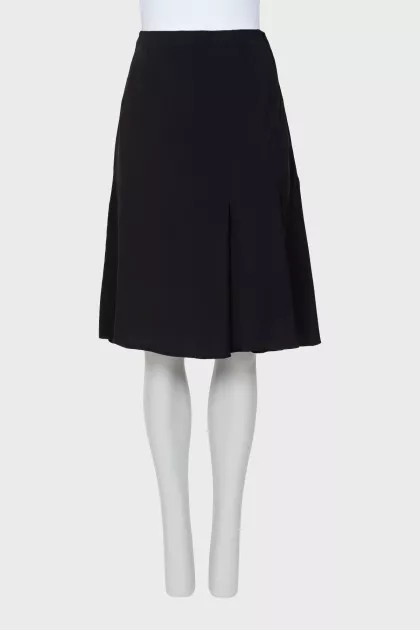 Black loose skirt