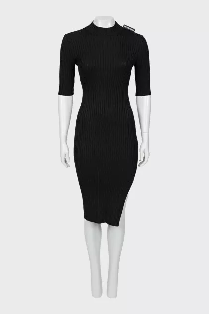 Ribbed dress with side slit
