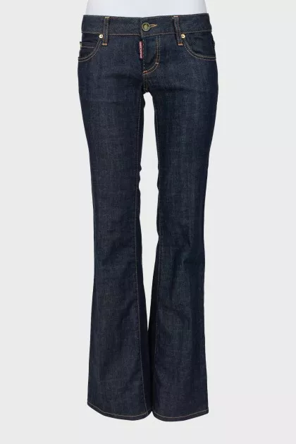Low-rise flared jeans