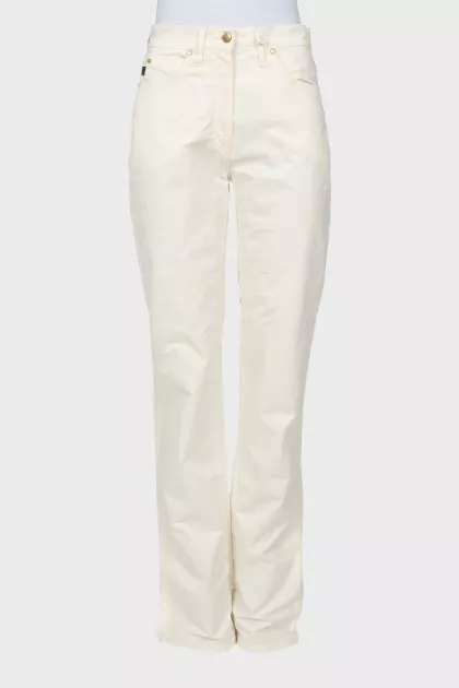 White trousers with tag