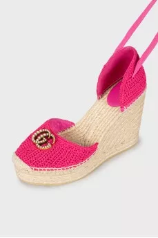 Mixed color woven sandals