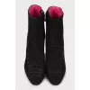 Suede ankle boots decorated with laces