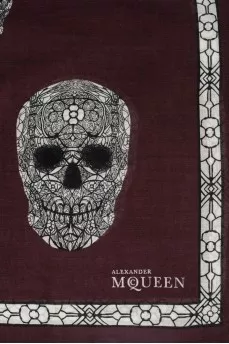 Scarf with skull print