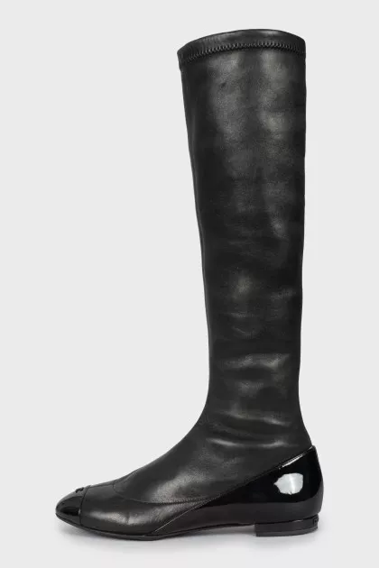 Leather boots with logo on toe