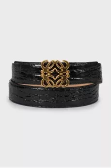 Leather belt with logo buckle