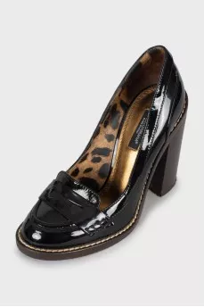 Patent leather shoes
