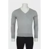 Men's gray V-neck jumper