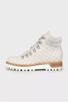 Insulated boots decorated with rhinestones