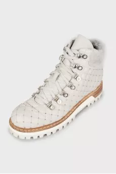 Insulated boots decorated with rhinestones