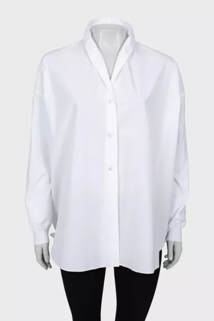 White shirt with knitted sleeves