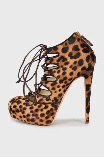 Pile leather ankle boots