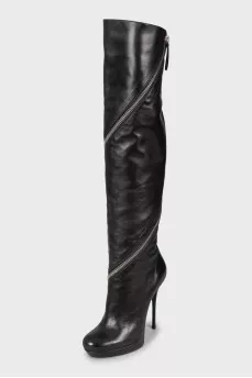 Leather over the knee boots decorated with zipper
