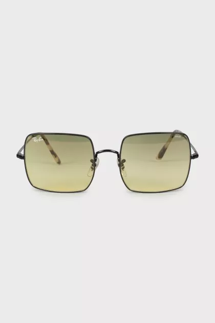 Square sunglasses with green lenses