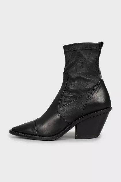 Pointed toe leather boots