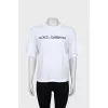 White T-shirt with tag