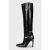 Leather boots with pointed toe