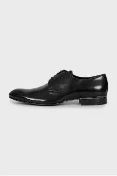Men's shoes with embossed leather