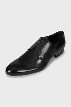 Men's shoes with embossed leather