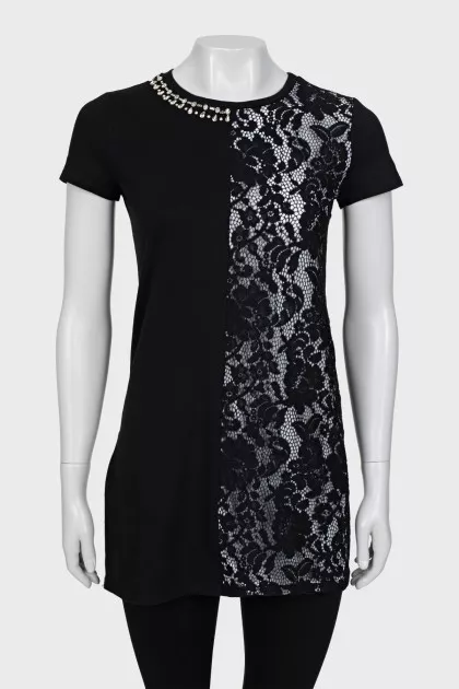 Black T-shirt decorated with rhinestones