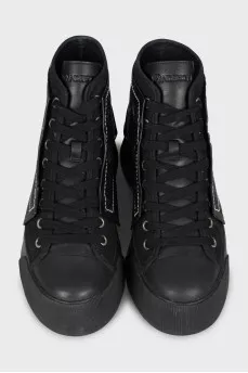 Men's boots with branded embossing